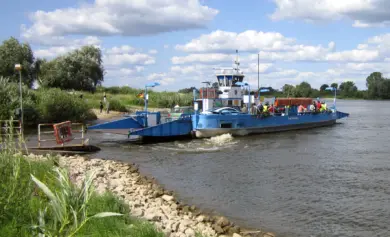 Besserer Fährverkehr über die Elbe: Lüneburgs Landrat Jens Böther zeigt sich aufgeschlossen