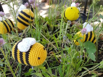 Blühende Wegstreifen sollen den Insekten eine neue Heimat bieten