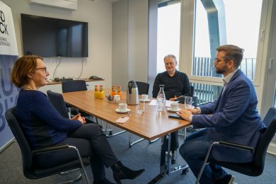 „Frauen bekommen bei den Banken oft nicht so leicht einen Kredit wie Männer“