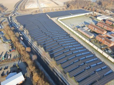 Solarmodule vor der JVA: In Uelzen wird jetzt auch die Sonne eingefangen