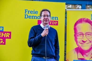 Landesregierung versetzt FDP-Chef Stefan Birkner in den einstweiligen Ruhestand